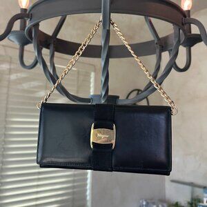 Salvatore Ferragamo Vara Ribbon Leather Bi-fold Long Wallet Black Gold, EUC